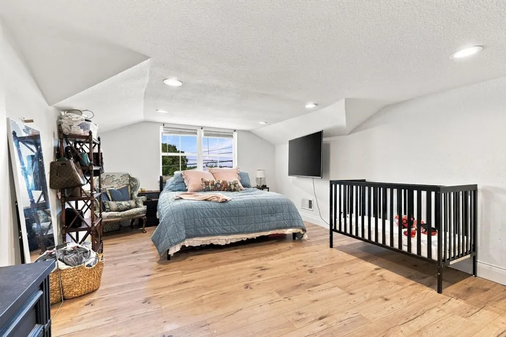 405 E College Street Gunter, TX 75058