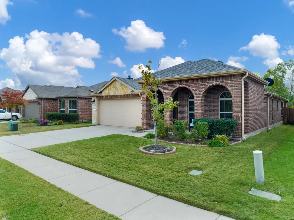 1120 Cheyenne Drive Aubrey, TX 76227