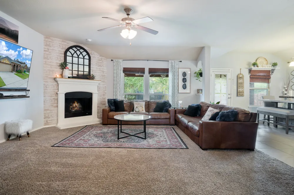 1120 Cheyenne Drive Aubrey, TX 76227