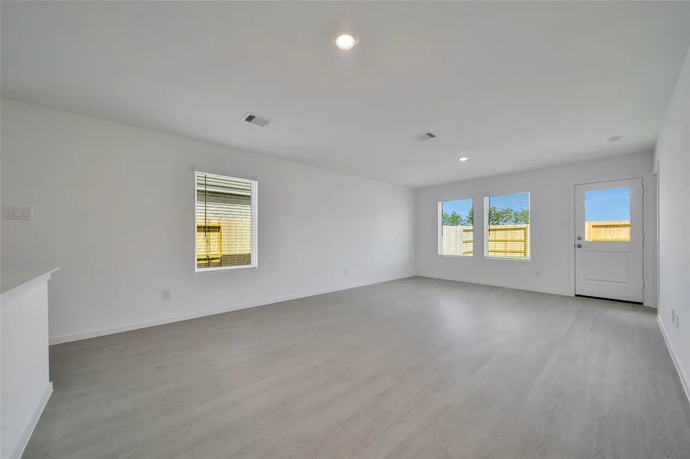 16257 Bergara Bend Drive New Caney, TX 77357