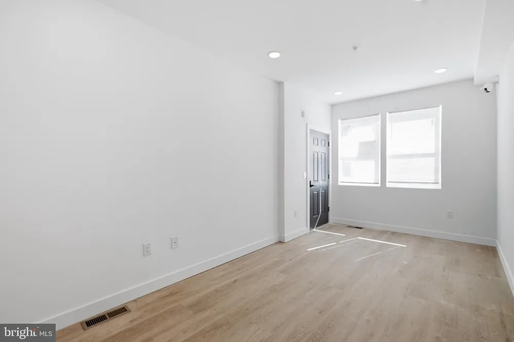 2554 12TH STREET #1 Philadelphia, PA 19133