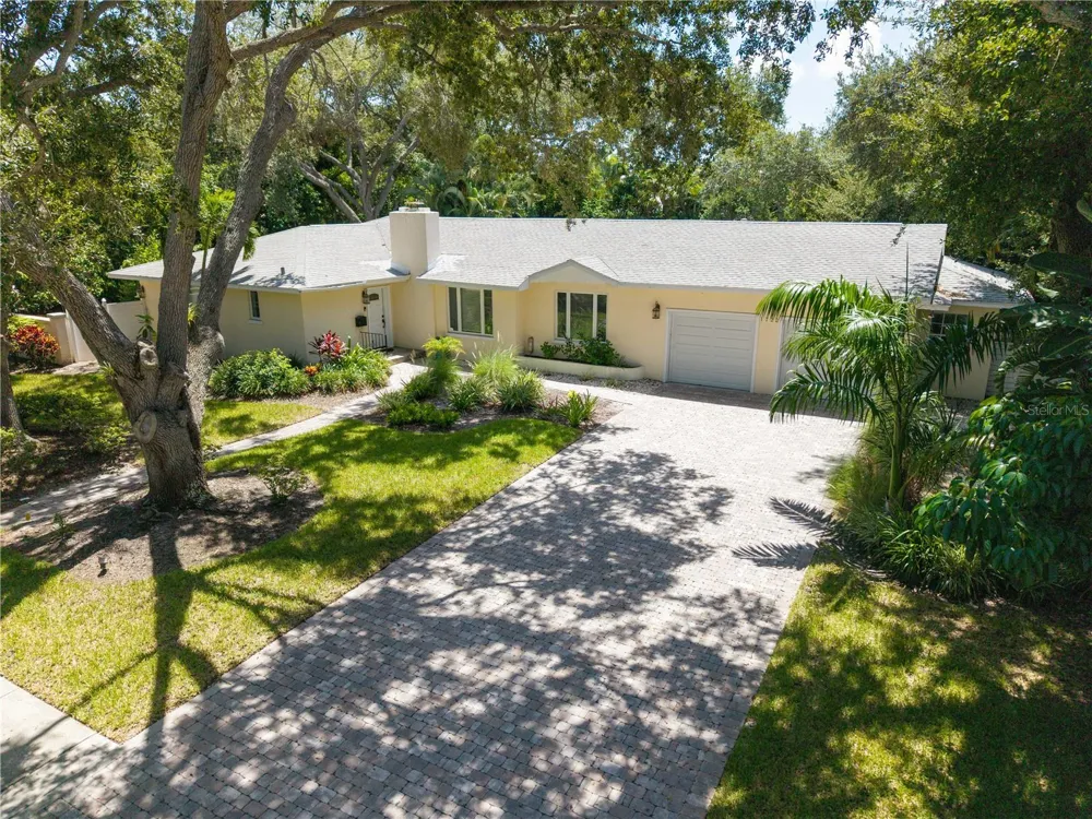 1722 NORTH DRIVE Sarasota, FL 34239