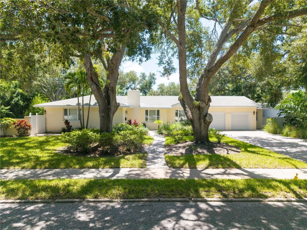1722 NORTH DRIVE Sarasota, FL 34239