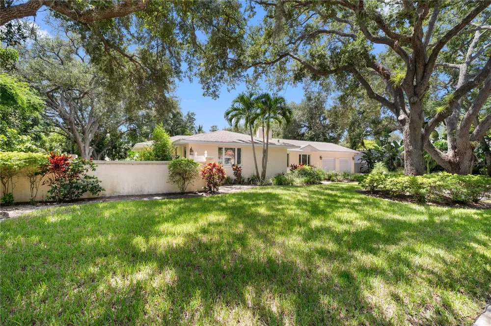 1722 NORTH DRIVE Sarasota, FL 34239