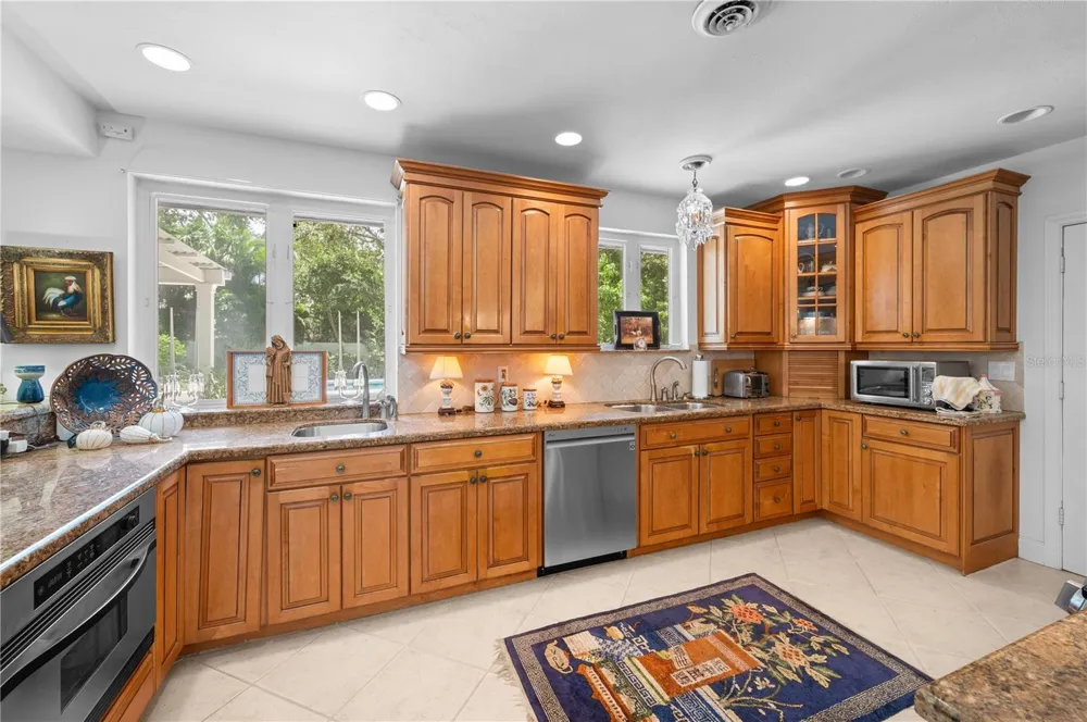 1722 NORTH DRIVE Sarasota, FL 34239