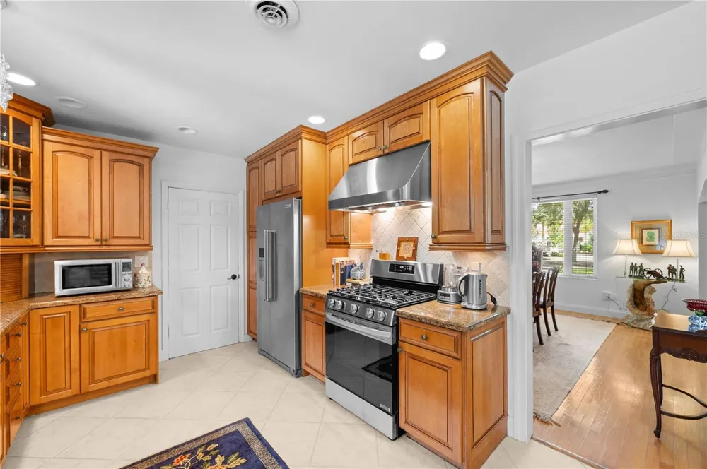 1722 NORTH DRIVE Sarasota, FL 34239