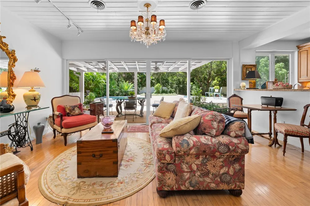1722 NORTH DRIVE Sarasota, FL 34239