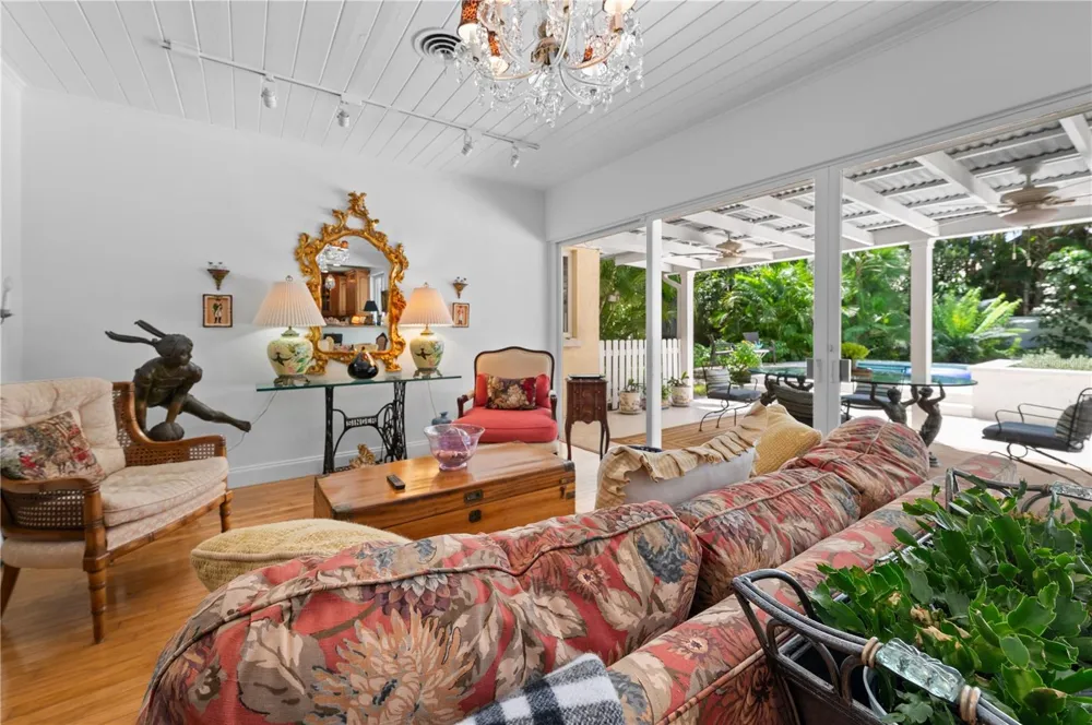 1722 NORTH DRIVE Sarasota, FL 34239
