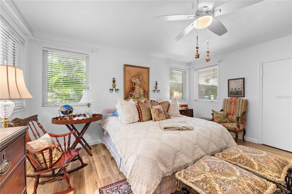 1722 NORTH DRIVE Sarasota, FL 34239