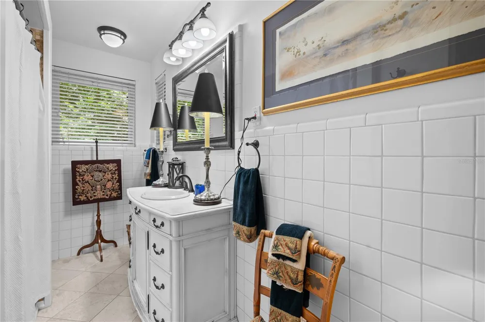 1722 NORTH DRIVE Sarasota, FL 34239