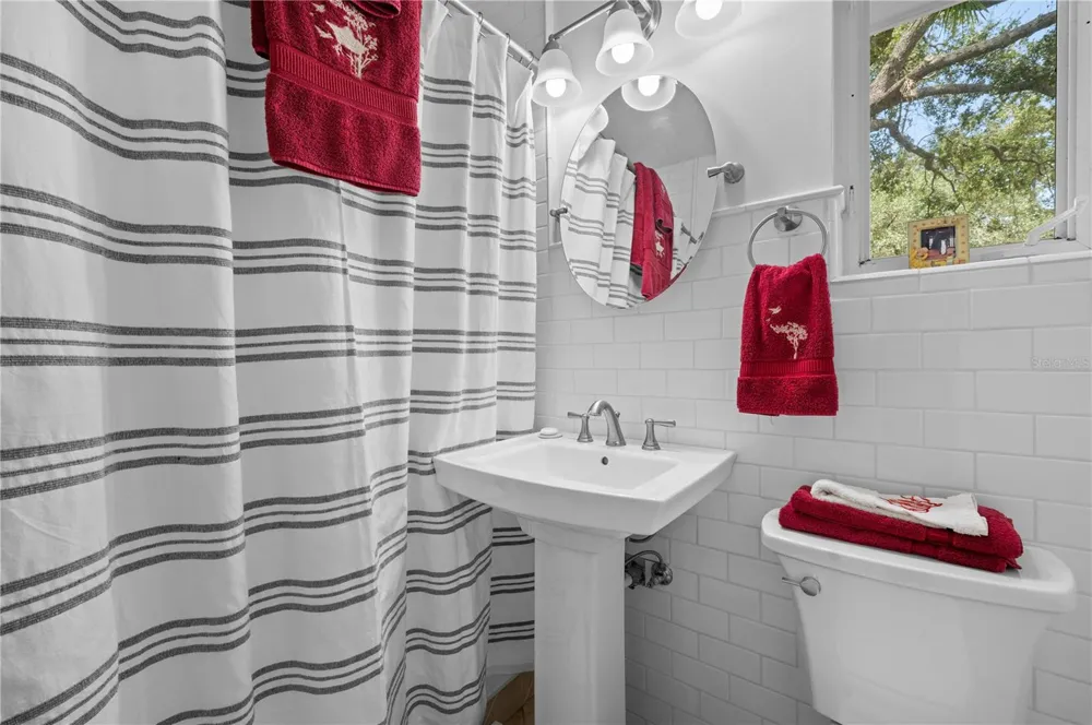 1722 NORTH DRIVE Sarasota, FL 34239