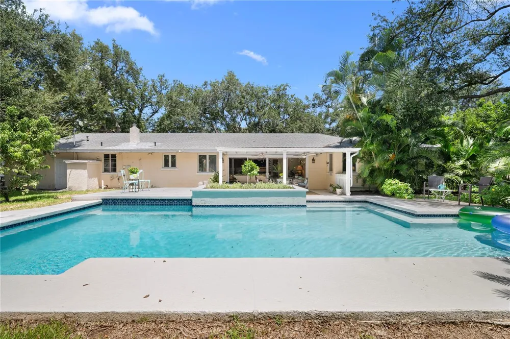 1722 NORTH DRIVE Sarasota, FL 34239