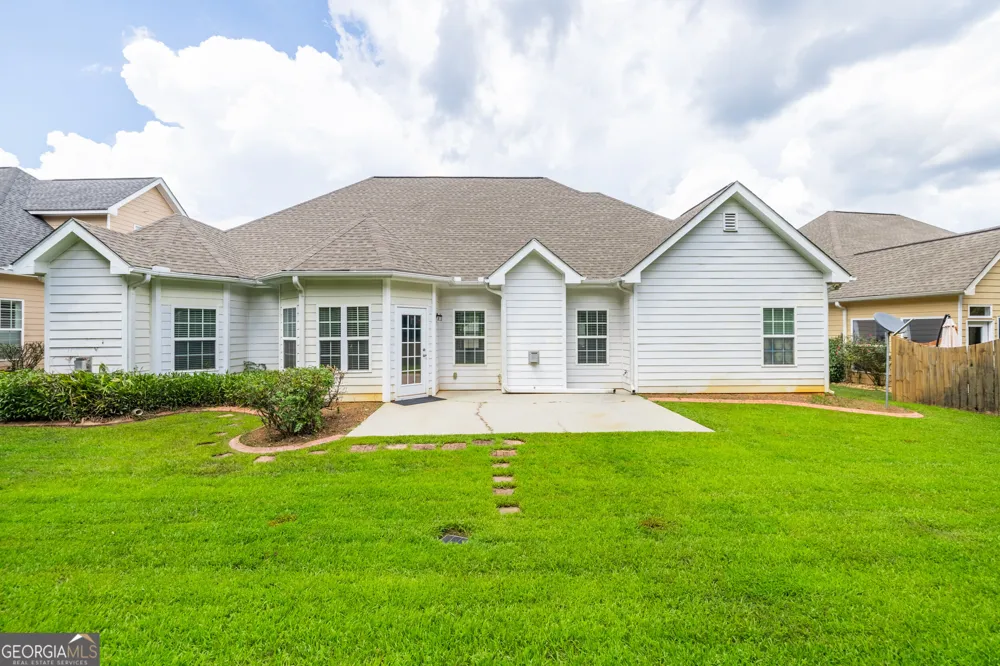 8004 Larksview DR Fairburn, GA 30213