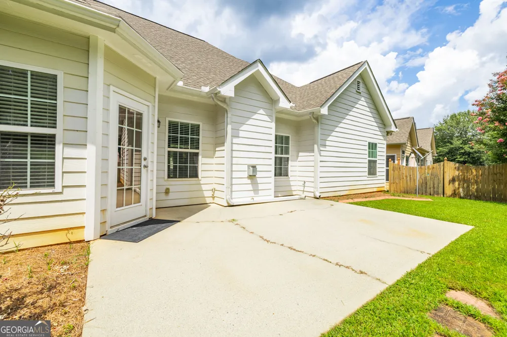 8004 Larksview DR Fairburn, GA 30213