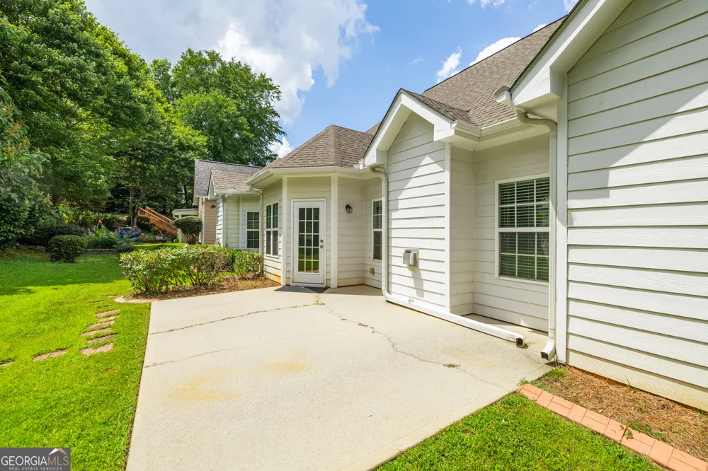 8004 Larksview DR Fairburn, GA 30213