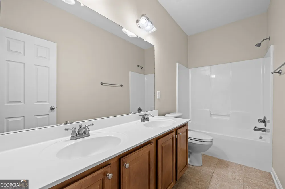 8004 Larksview DR Fairburn, GA 30213