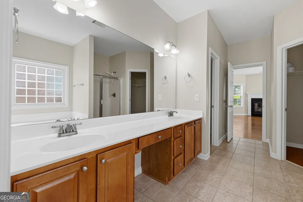 8004 Larksview DR Fairburn, GA 30213