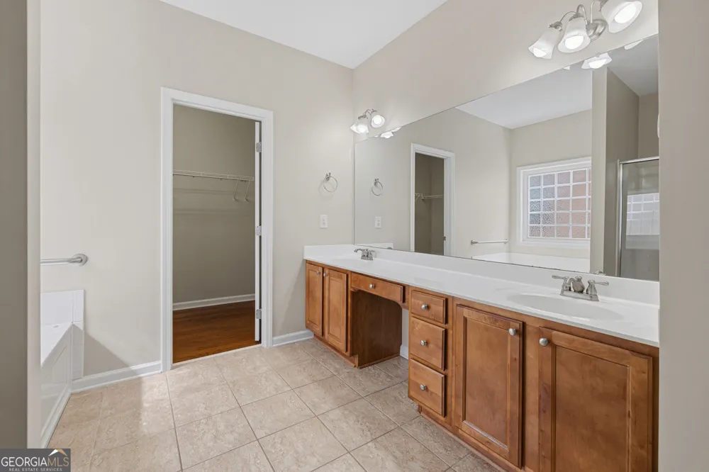 8004 Larksview DR Fairburn, GA 30213