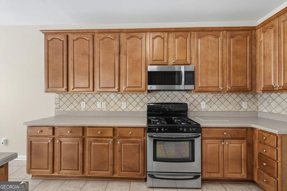 8004 Larksview DR Fairburn, GA 30213