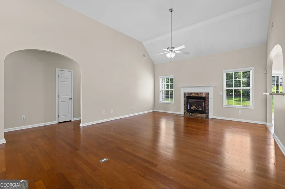 8004 Larksview DR Fairburn, GA 30213