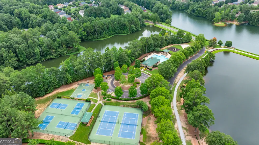8004 Larksview DR Fairburn, GA 30213