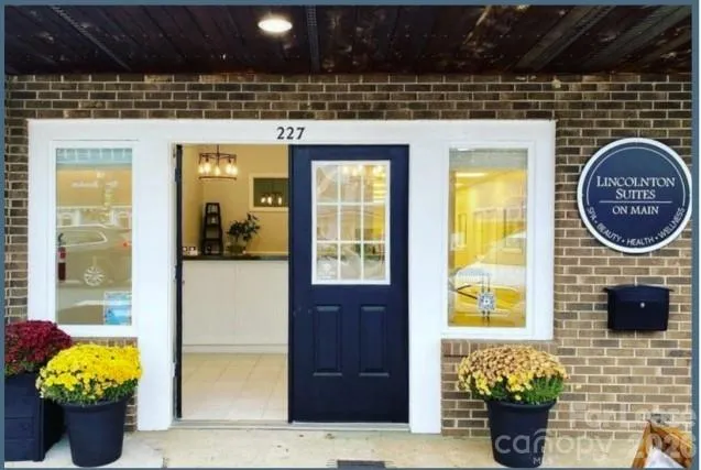 227 E Main Street Lincolnton, NC 28092