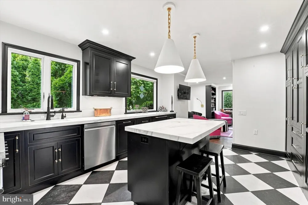 19 HIGHFIELD LANE Wayne, PA 19087