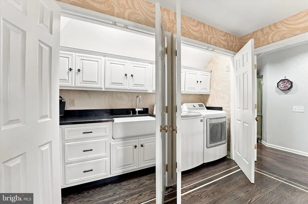 19 HIGHFIELD LANE Wayne, PA 19087