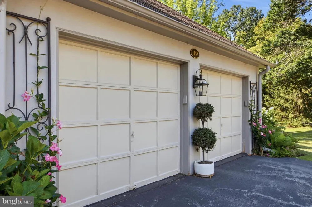 19 HIGHFIELD LANE Wayne, PA 19087