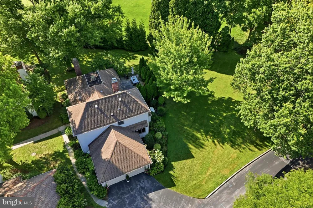19 HIGHFIELD LANE Wayne, PA 19087