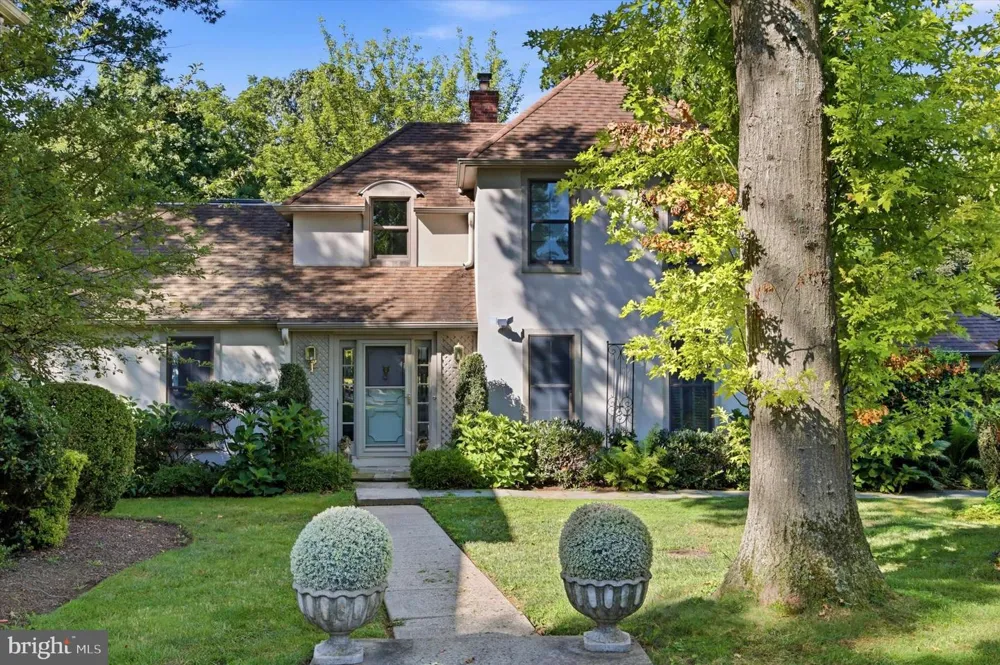 19 HIGHFIELD LANE Wayne, PA 19087