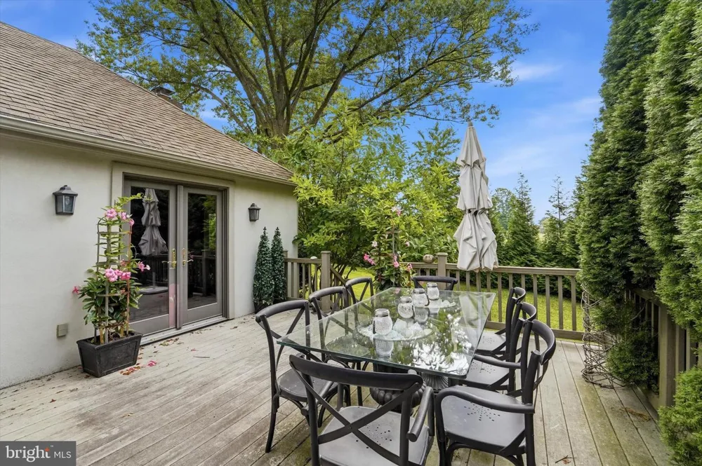 19 HIGHFIELD LANE Wayne, PA 19087