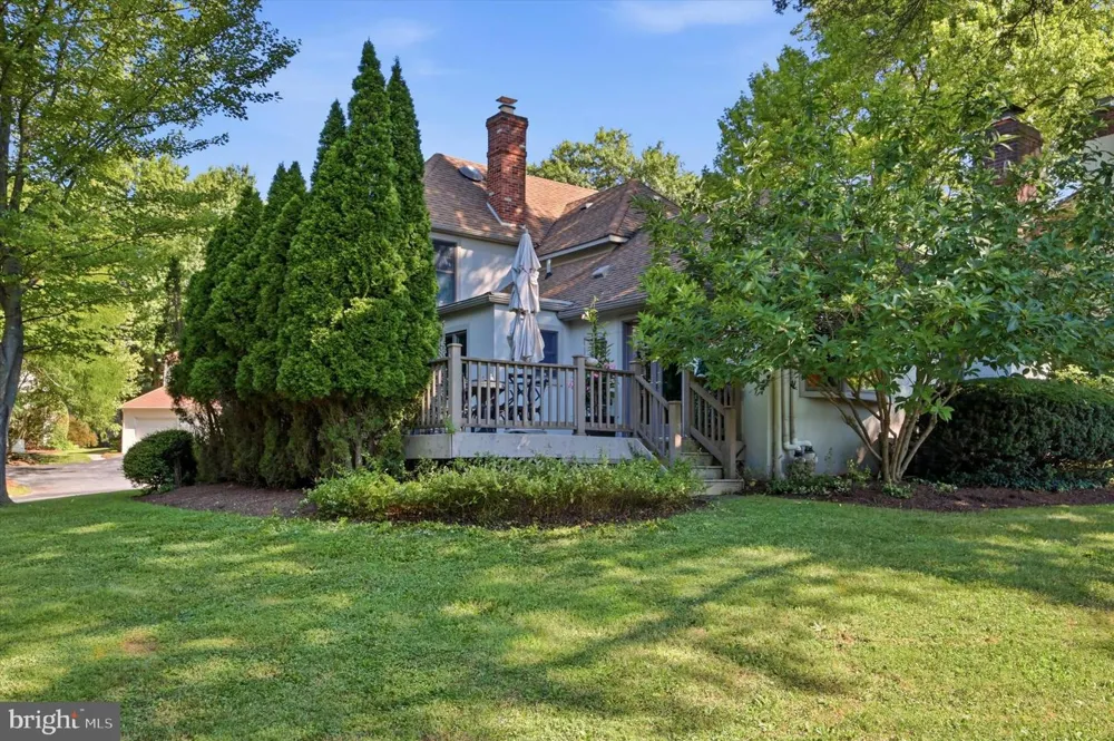 19 HIGHFIELD LANE Wayne, PA 19087