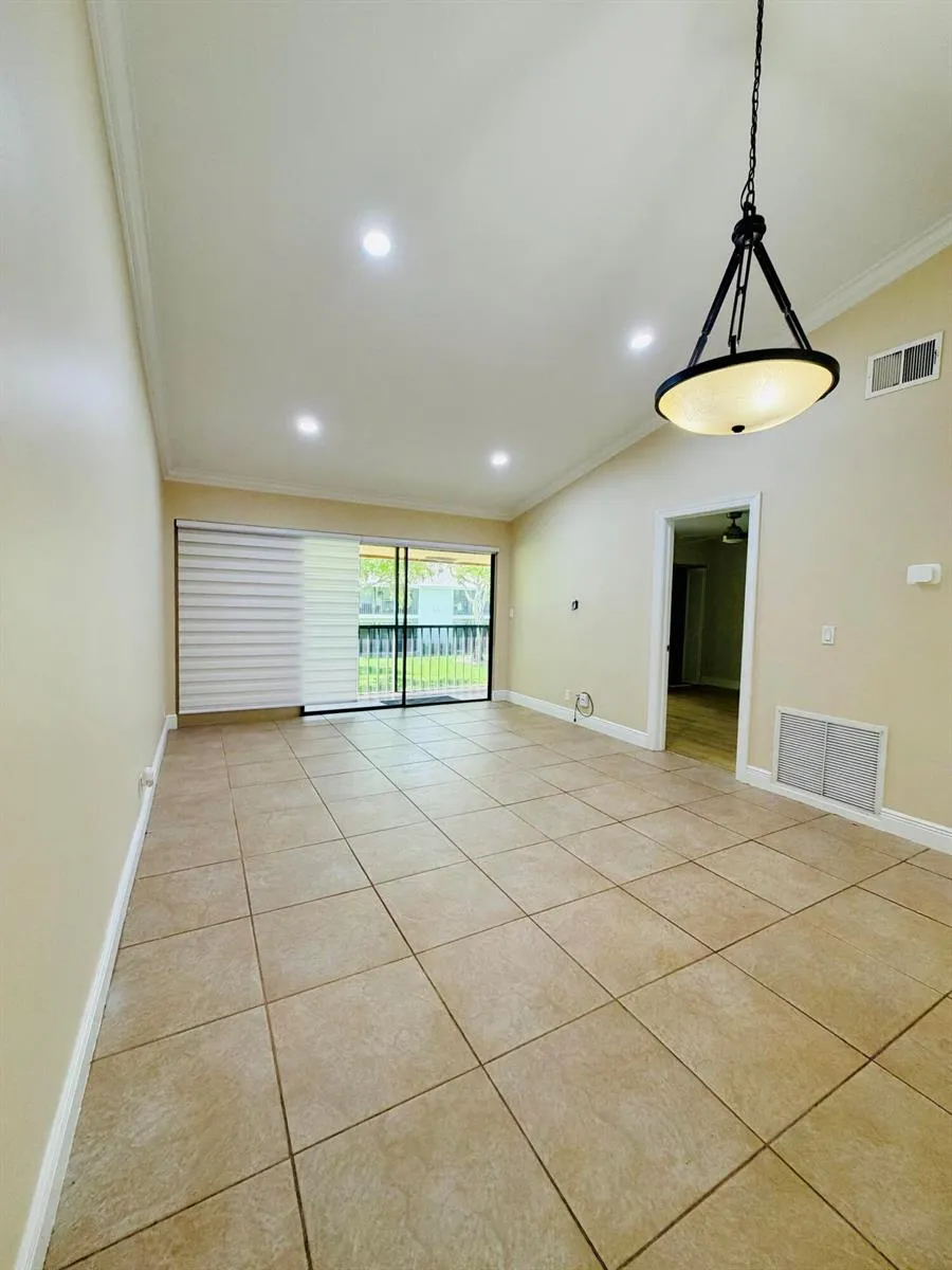 3939 NE 5th Avenue #A206 Boca Raton, FL 33431