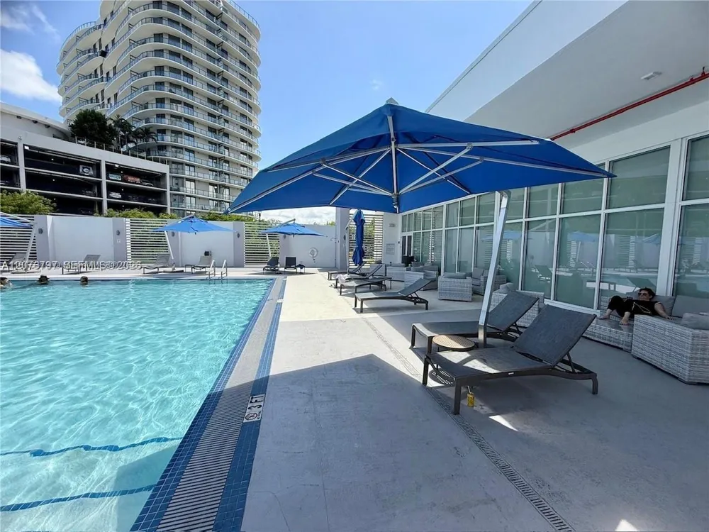 15051 Royal Oaks Ln #2403 North Miami, FL 33181