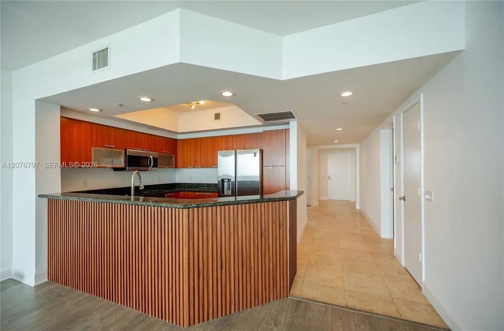 15051 Royal Oaks Ln #2403 North Miami, FL 33181