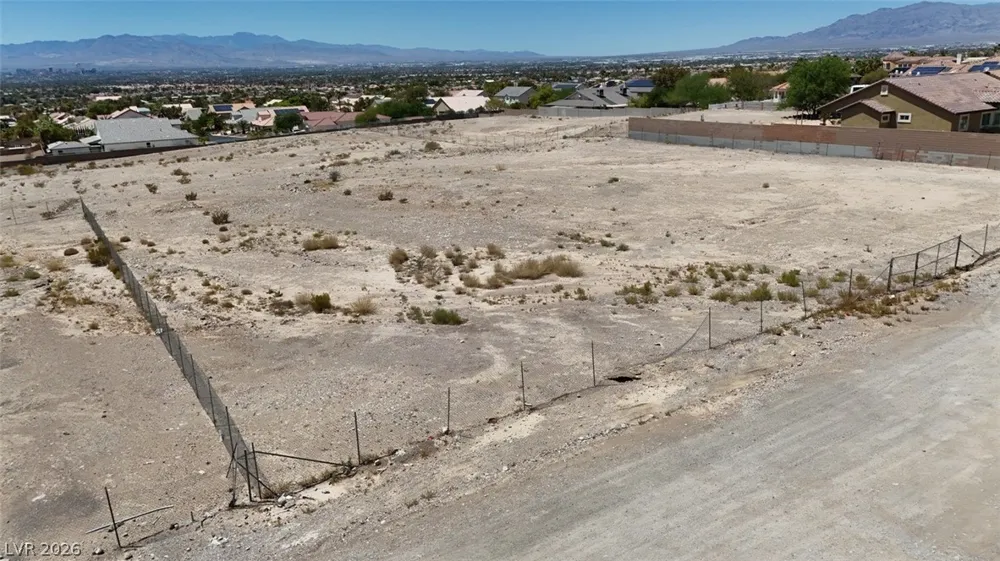 255 Vista Valley Street Las Vegas, NV 89110