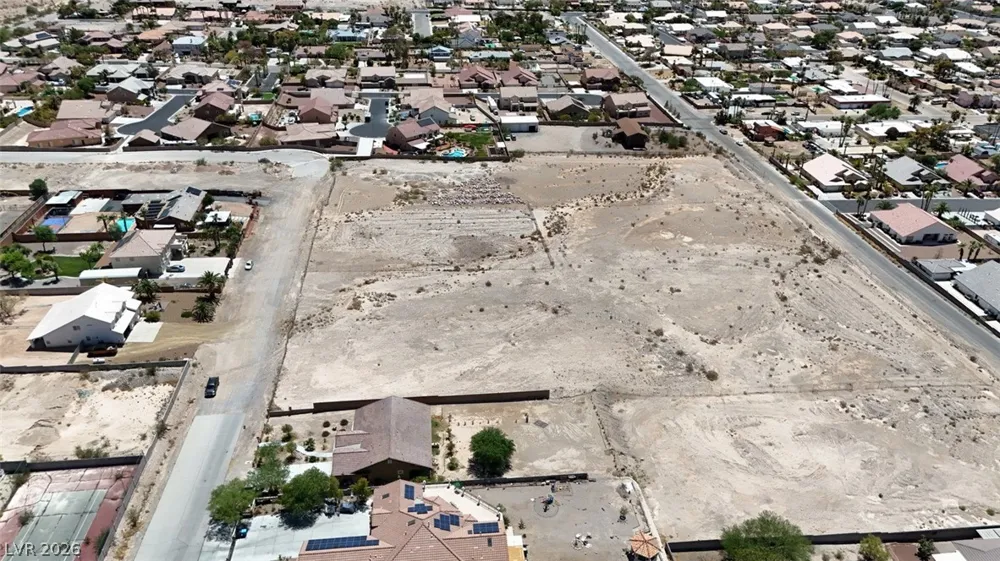 255 Vista Valley Street Las Vegas, NV 89110