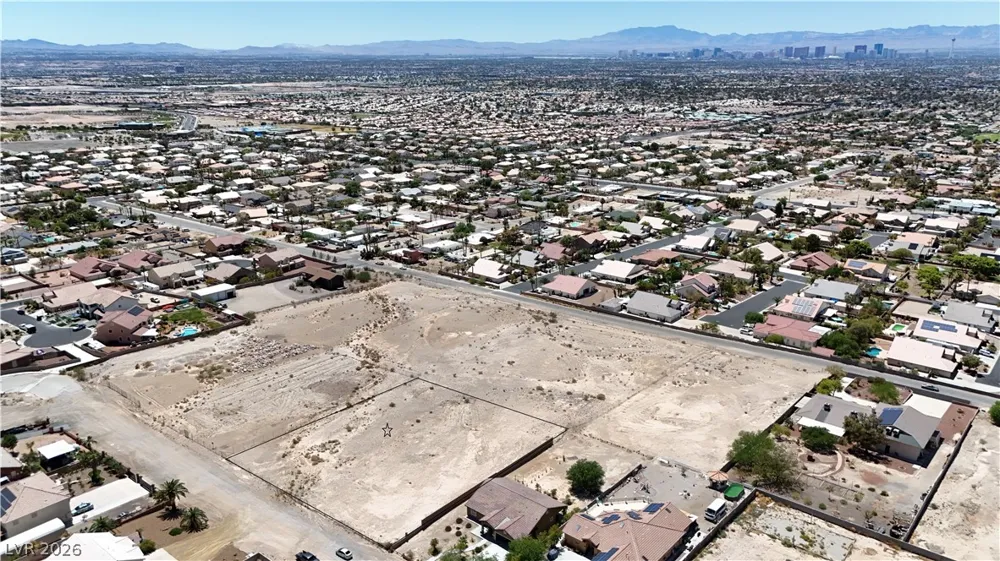 255 Vista Valley Street Las Vegas, NV 89110