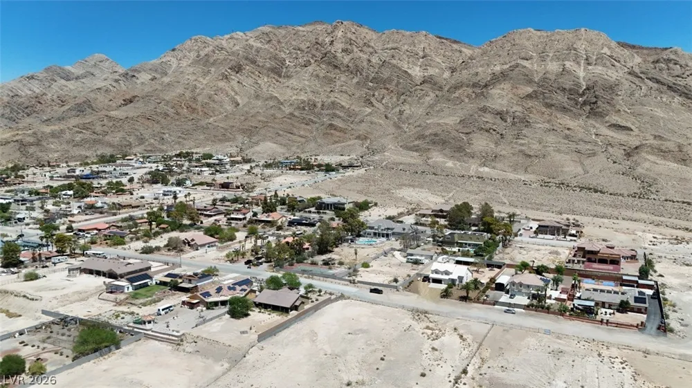 255 Vista Valley Street Las Vegas, NV 89110