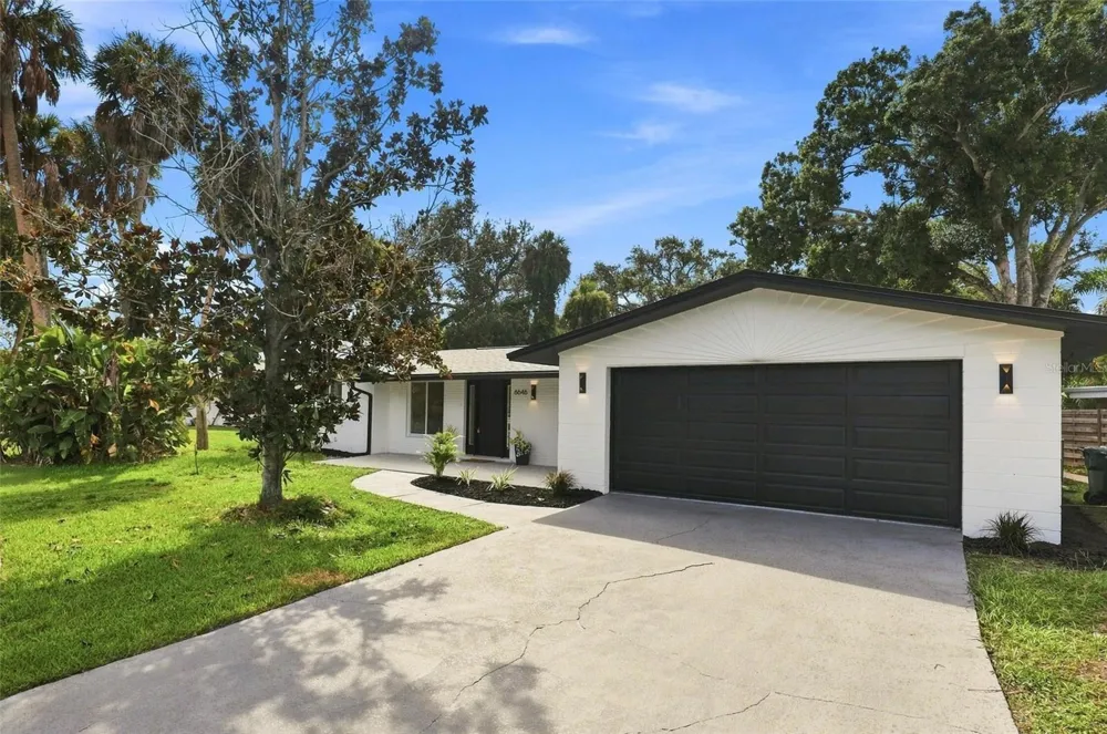 6646 GLADES WAY Sarasota, FL 34231