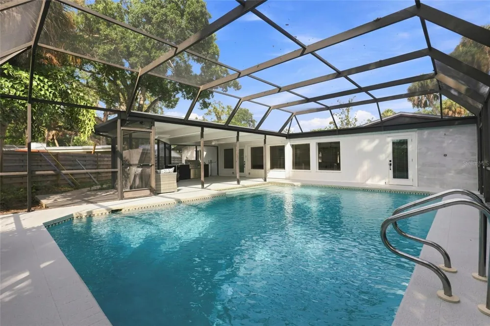 6646 GLADES WAY Sarasota, FL 34231