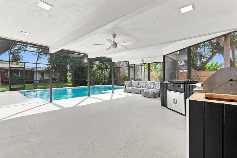 6646 GLADES WAY Sarasota, FL 34231