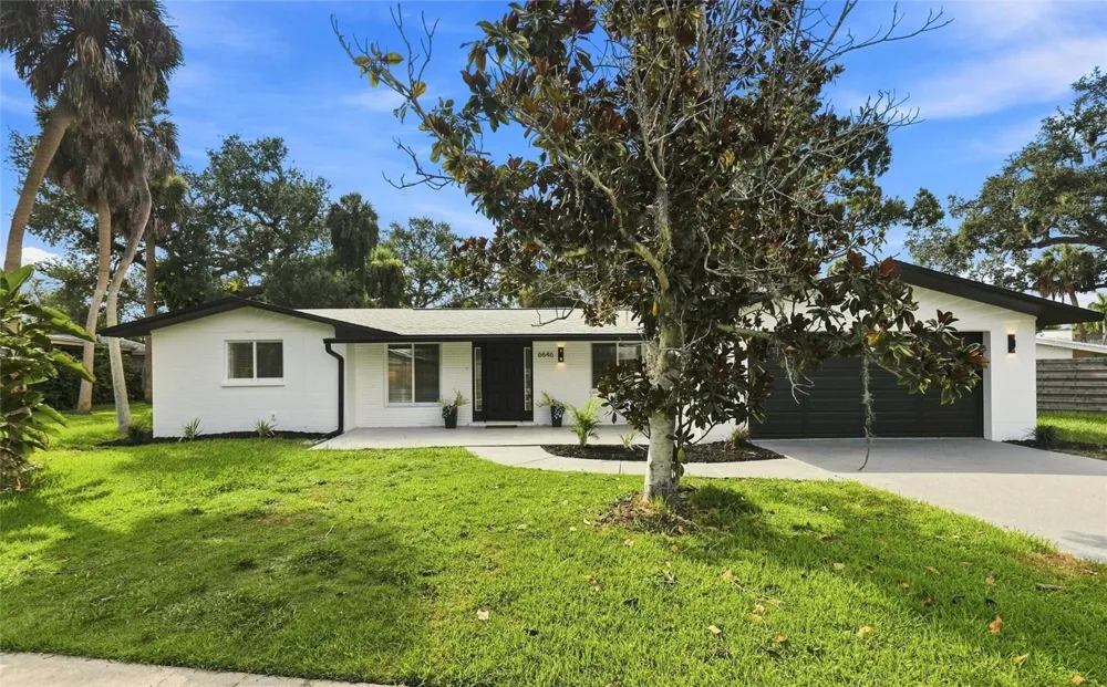 6646 GLADES WAY Sarasota, FL 34231