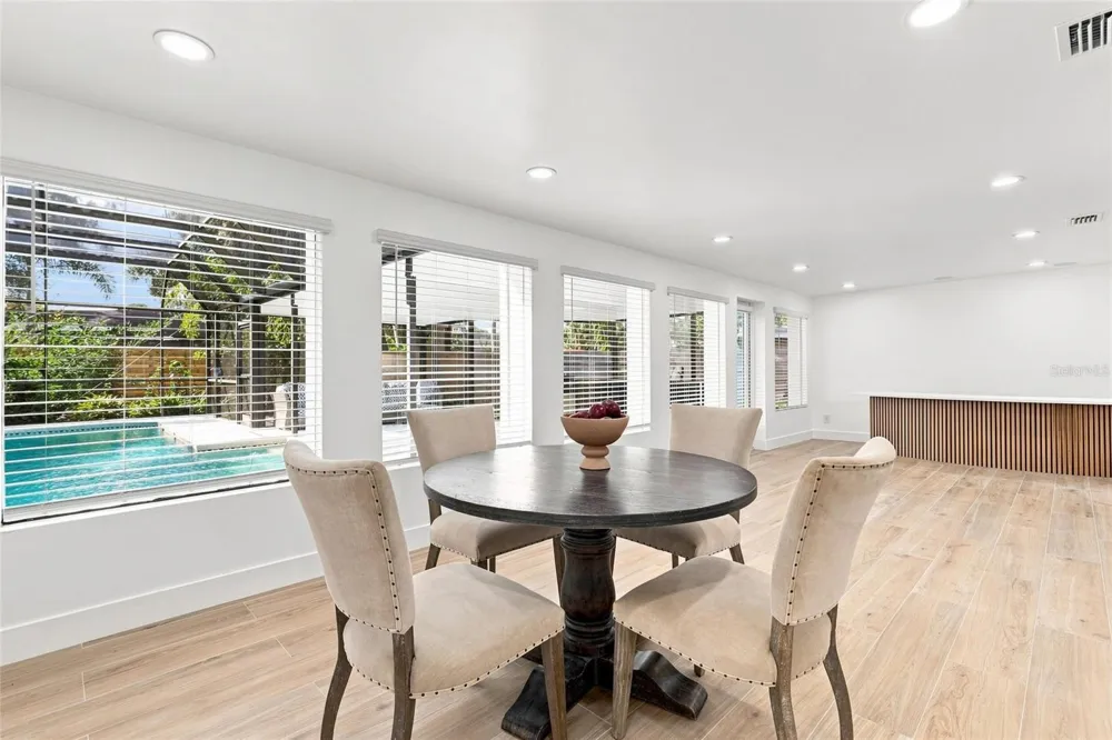 6646 GLADES WAY Sarasota, FL 34231