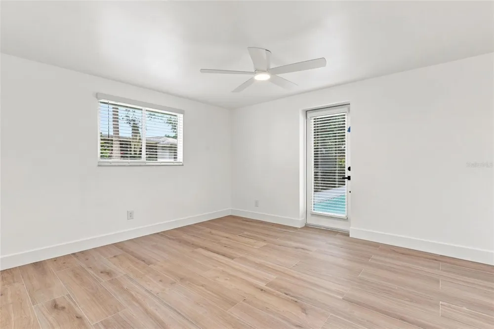 6646 GLADES WAY Sarasota, FL 34231