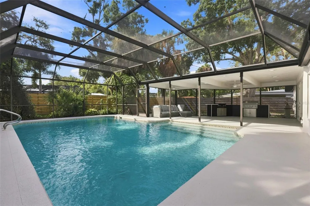 6646 GLADES WAY Sarasota, FL 34231