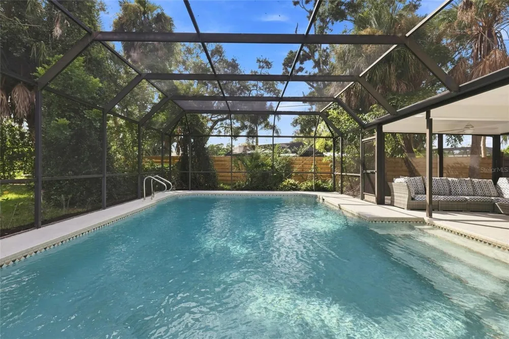 6646 GLADES WAY Sarasota, FL 34231