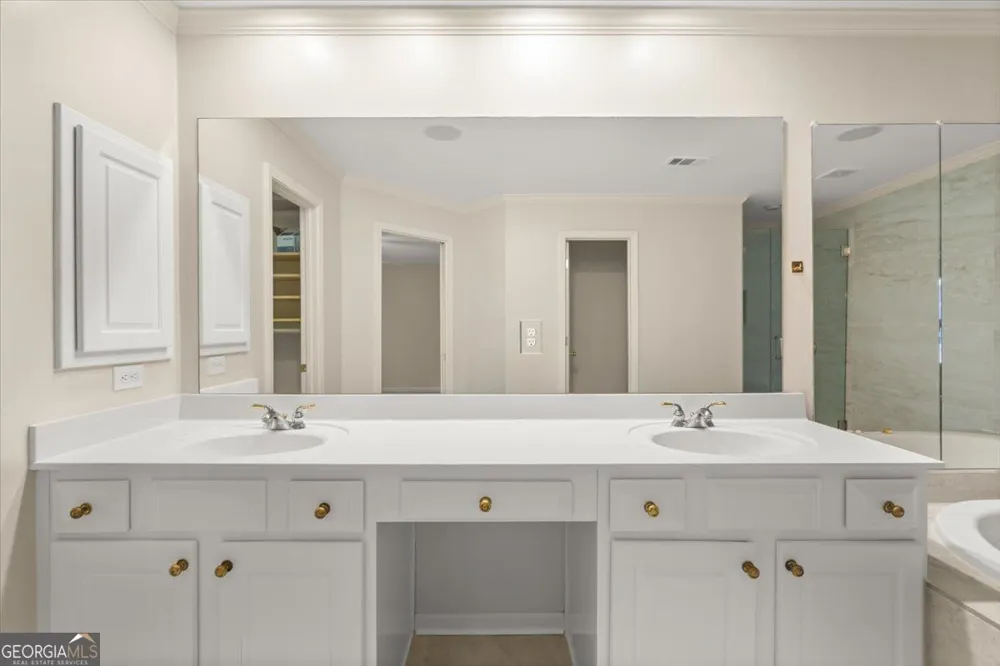 4372 Paces Point CIR SE Smyrna, GA 30080