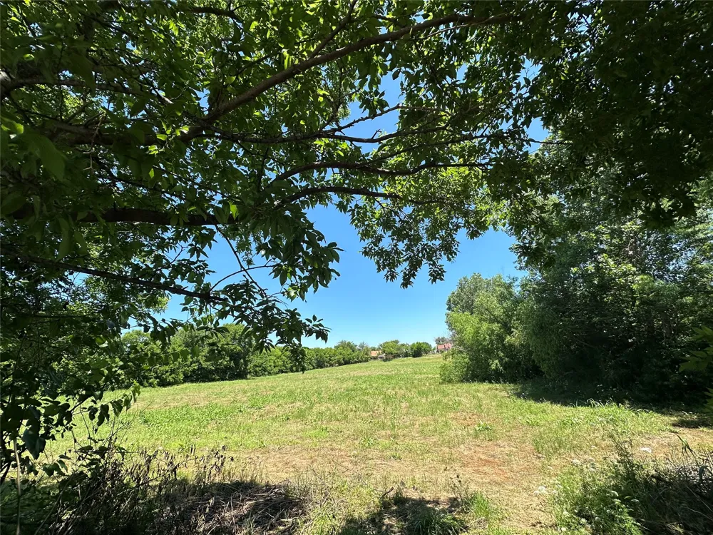 2351 S Country Club Road Garland, TX 75041